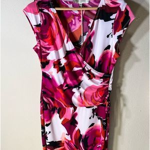 Evan Picone Dress Short sleeve Surplice neckline pink white and Bl  Ruched side